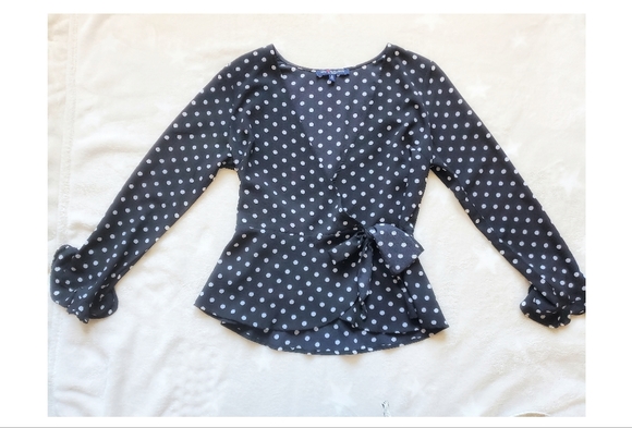 one clothing Tops - One clothing los angeles true wrap peplum Polka dot top size small